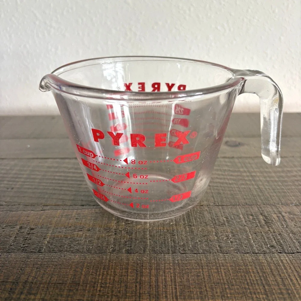 Pyrex Measuring Cup Red Letters Glass Kitchen Tool 8oz 1 Cup Clear